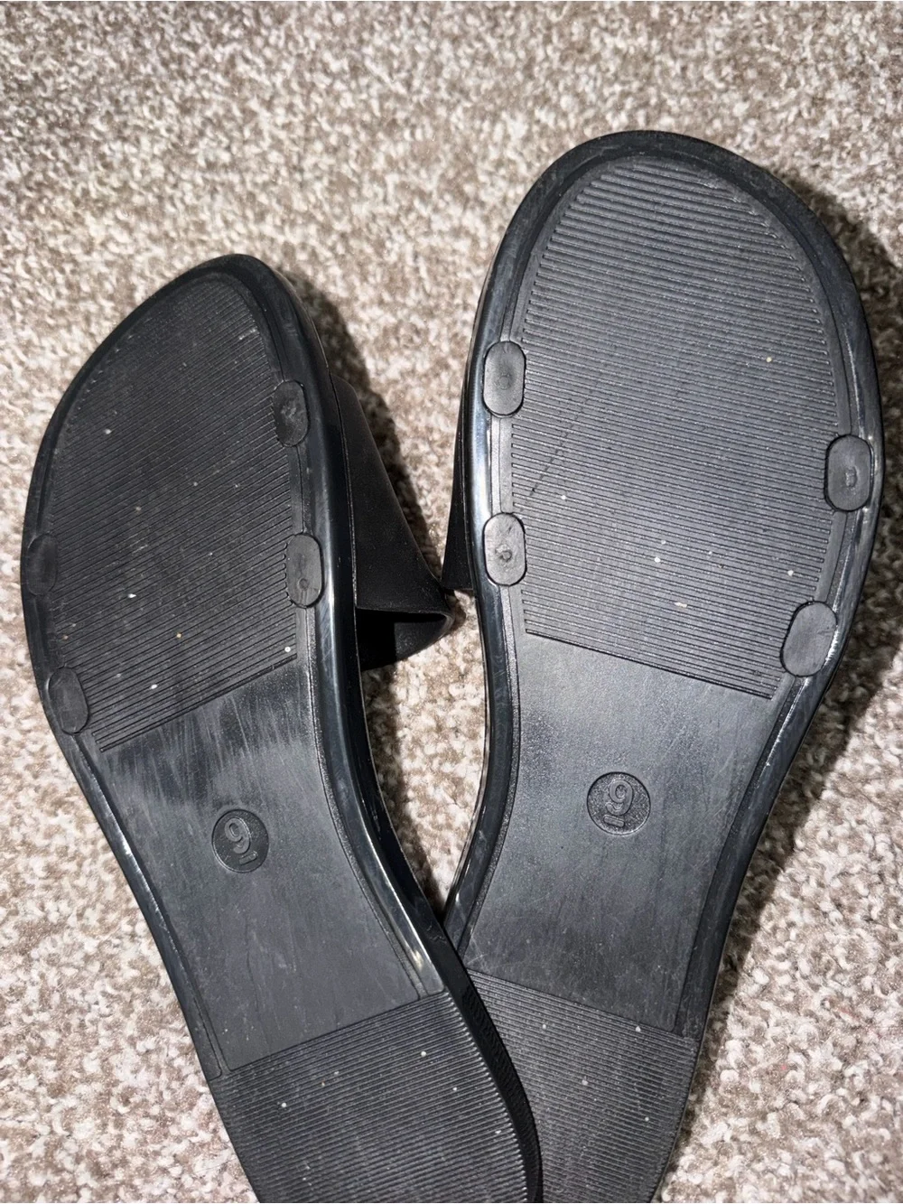 Shade & Shore Black Slide Sandals with Glossy Knot Accent